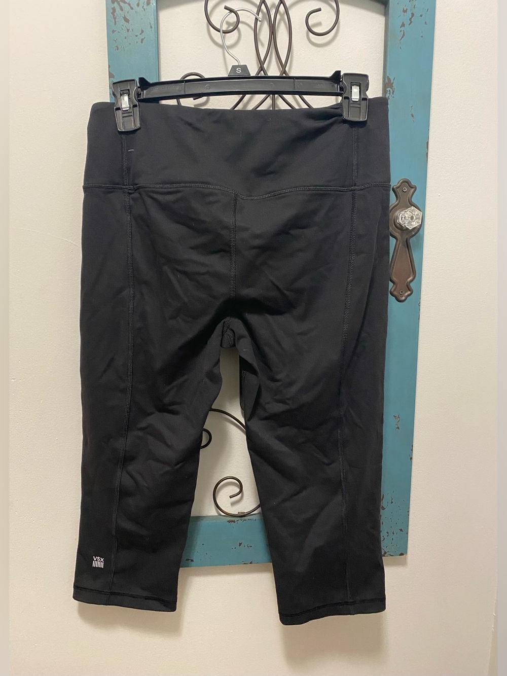 Black Victoria's Secret VSX Cropped Athletic Leggings - Picture 2 of 6